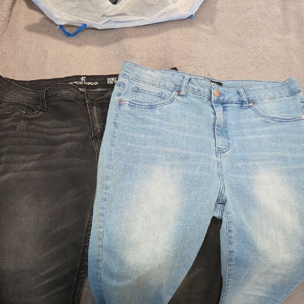 Almost Famous Women's Black and Light Blue Skinny Jeans